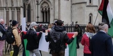 Protest outside the high court over UK arms sales to Israel